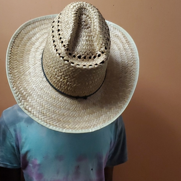 Straw Hat. - Picture 3 of 7